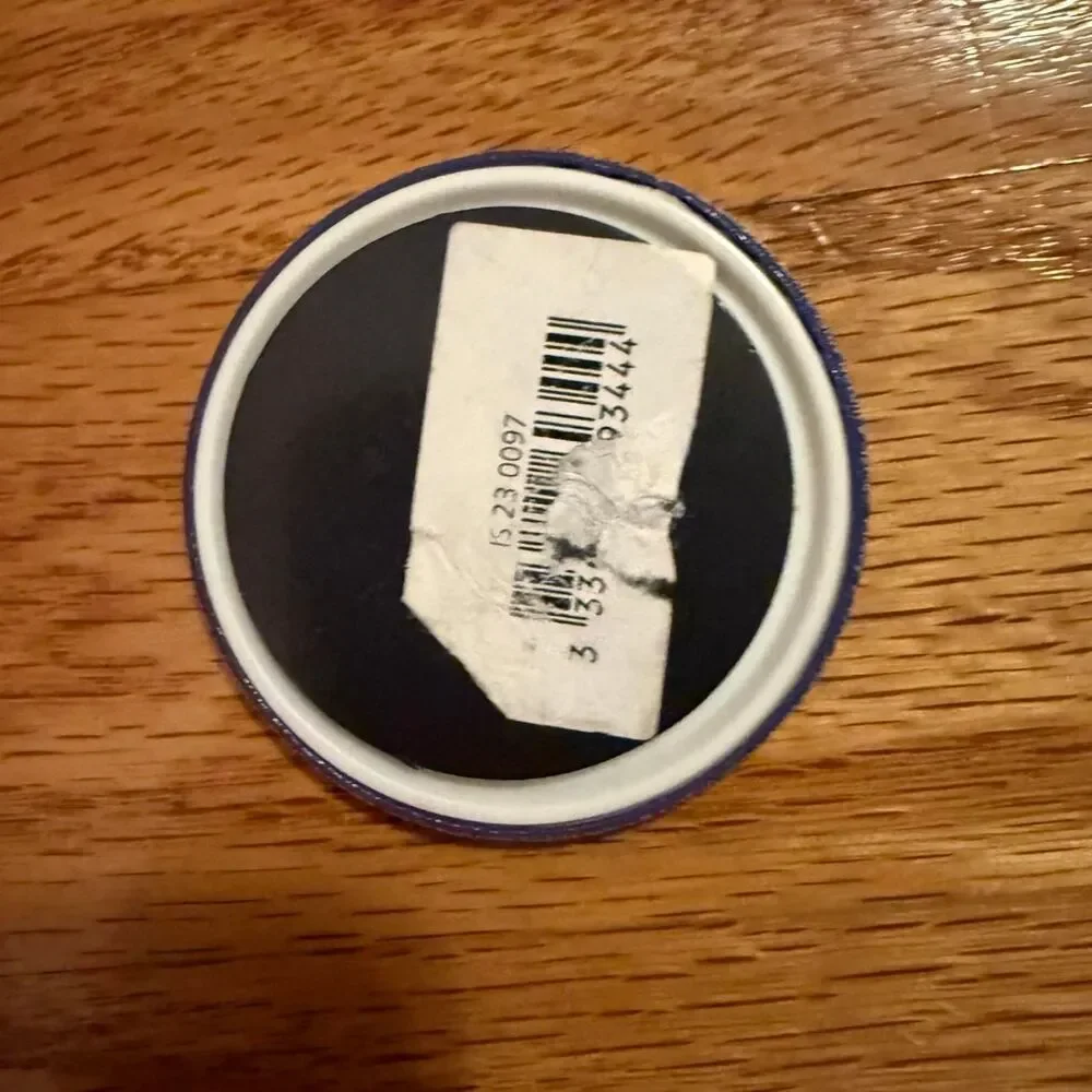 Delft round magnet unisex OS blue white floral porcelain style chinoiserie